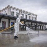 La UME en la estación del AVE de Granada en estado de alerta por el coronavirus.