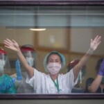 Personal sanitario en el hospital San Cecilio en el PTS en Granada en estado de alerta por el coronavirus.