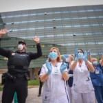 Momento de aplausos en Granada en estado de alerta por el coronavirus.