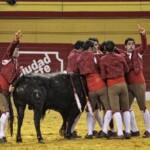 Espectáculo de Forcados en la plaza de toros de Atarfe. Foto: Ramón L. Pérez